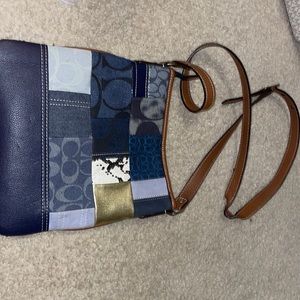 COPY - Pretty old vintage Coach crossbody